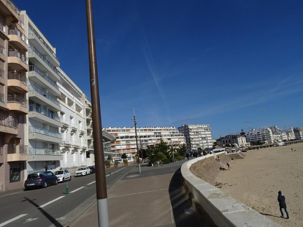 Appartement T2 Face Plage Avec Balcon, Cuisine Equipee Et Tv - Fr-1-92-908 Les Sables-dʼOlonne Exteriör bild