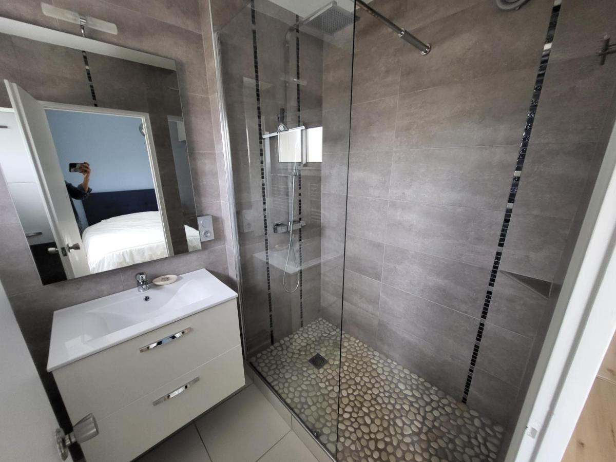Appartement T2 Face Plage Avec Balcon, Cuisine Equipee Et Tv - Fr-1-92-908 Les Sables-dʼOlonne Exteriör bild